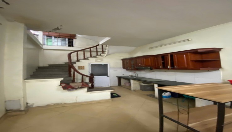 Cho thuê Ở NHÓM, HỘ GĐ nhà nguyên căn 94 Hoàng Mai,  40m2 x 4 tầng, 2 ngủ khép kín, 9 Triệu